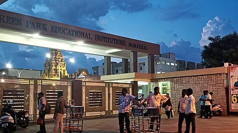 க்ரீன் பார்க் தனியார் கல்வி நிறுவனத்தில் 4-ம் நாளாக சோதனை