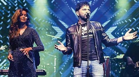 பாடகர்களான ரசிகர்கள்!