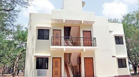 உங்களுக்கு சொந்த வீடு அமையுமா? - எந்த ராசிக்கு எந்த திசை வீடு?