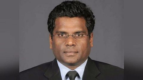 மக்களுக்கான பணியை மதிக்காத நீங்கள் வீட்டுக்குப் போகவேண்டும் இல்லையேல் நான் மாவட்டத்தை விட்டுப் போக வேண்டும்: அதிகாரிகளை எச்சரித்த மாவட்ட ஆட்சியர்