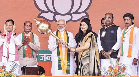 விறுவிறுப்பாக நடந்த சட்டப்பேரவை தேர்தல் பிரச்சாரம் ஓய்ந்தது; மகாராஷ்டிரா, ஹரியாணாவில் நாளை வாக்குப்பதிவு- பலத்த போலீஸ் பாதுகாப்பு; ஹெலிகாப்டர்கள், ஆளில்லாத உளவு விமானங்கள் மூலம் கண்காணிப்பு