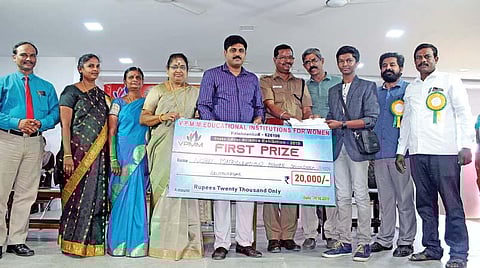 பள்ளிகளுக்கு இடையே மாநில அளவிலான கண்காட்சி: சிறந்த அறிவியல் படைப்புகளுக்கு பரிசு