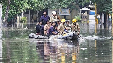 மழையால் உடனடியாக பாதிப்புக்கு உள்ளாகும் 4,399 இடங்களில் தயார் நிலையில் 40 ஆயிரம் மீட்பாளர்கள்: அமைச்சர் ஆர்.பி.உதயகுமார் தகவல்