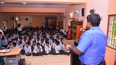 போதைப்பொருளால் என்னென்ன பாதிப்புகள்?- மாணவர்களுக்கு விழிப்புணர்வு கருத்தரங்கம்