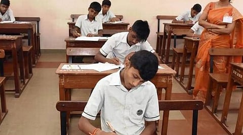 பொதுத்தேர்வு பணிகளில் ஈடுபடும் ஆசிரியர்கள் பட்டியல்: அதிகாரிகளுக்கு தேர்வுத்துறை உத்தரவு