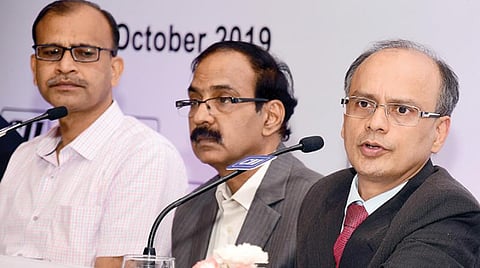 கனெக்ட் 2019 அறிமுக நிகழ்ச்சியில், (இடமிருந்து) தமிழ்நாடு இ-கவர்னன்ஸ் சிஇஓ சந்தோஷ் கே மிஸ்ரா, சிஐஐ-யின் தமிழக தலைவர் எஸ்.சந்தரமோகன், டிசிஎஸ் சென்னை பிரிவின் துணைத் தலைவர், கனெக்ட் 2019-ன் தலைவர் சுரேஷ் ராமன்.