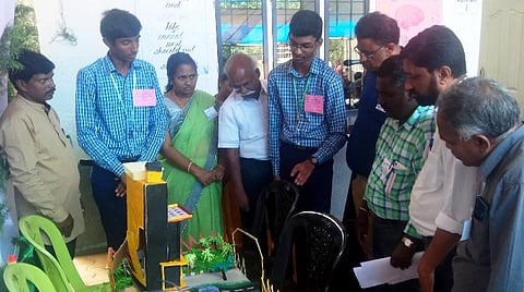 வீட்டு கழிவுநீரை மறுசுழற்சி செய்வது எப்படி?- அறிவியல் மாநாட்டில் அரசு பள்ளி மாணவர்கள் செயல் விளக்கம்