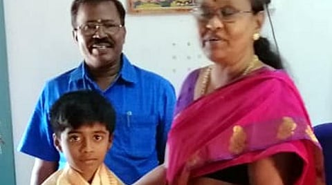 மாநில ஓவிய போட்டியில் முதலிடம் ஆம்பூர் மாணவருக்கு பாராட்டு