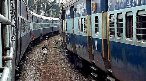 ரயில் நிலையங்களில் பேனர்கள், கட் அவுட்கள் வைக்கத் தடை: தென்னக ரயில்வேவுக்கு உயர் நீதிமன்ற மதுரைக் கிளை உத்தரவு