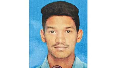 மயங்கி விழுந்து உயிரிழந்த இளைஞர் கவின் பிரகாஷ்