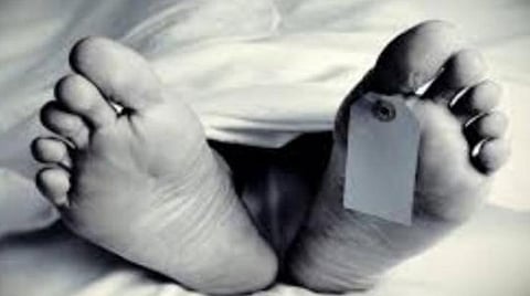 திருப்பரங்குன்றம் சரவணப் பொய்கையில் குளித்த முதியவர் வழுக்கி விழுந்து பலி .