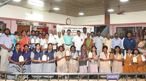 திருவள்ளூரில் தேசிய குழந்தைகள் அறிவியல் மாநாடு: பள்ளி மாணவர்கள் 18 பேரின் ஆய்வுக் கட்டுரைகள் மாநில போட்டிக்கு தேர்வு