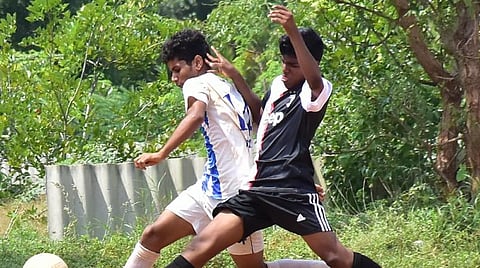 மாநில ஐவர் கால்பந்து போட்டியில் கோவை பள்ளி முதலிடம்