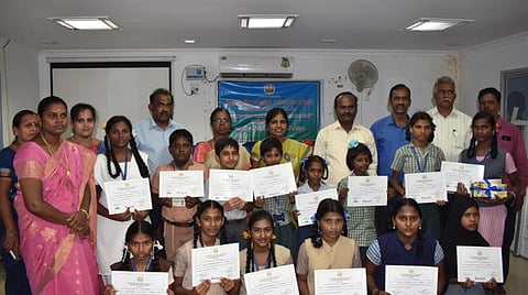 சுத்தம், சுகாதாரம் குறித்து விழிப்புணர்வு: மாவட்ட, மாநில போட்டிகளில் வெற்றி பெற்ற மாணவர்களுக்கு பரிசு