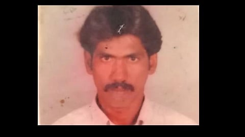 தூத்துக்குடியில் ஆழ்கடலில் மீன்பிடித்துக் கொண்டிருந்த மீனவர் கடலில் விழுந்து மாயம்: தேடும் பணி தீவிரம்