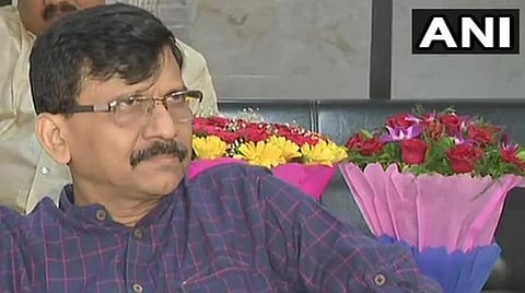 சிவசேனா எம்.பி. சஞ்சய் ராவத் நிருபர்களுக்கு பேட்டி அளித்த காட்சி : படம் ஏஎன்ஐ