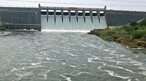 பவானிசாகர் அணைக்கு நீர்வரத்து 17 ஆயிரம் கனஅடியாக அதிகரிப்பு: உபரிநீர் வெளியேற்றத்தால் வெள்ள அபாய எச்சரிக்கை