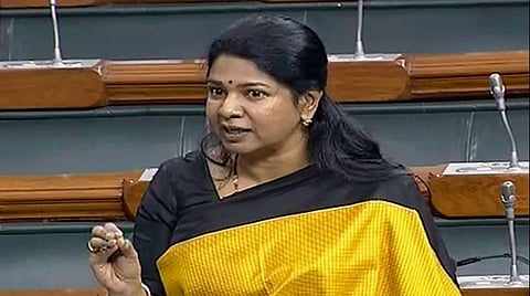 மக்களவையில் நேற்று பேசிய திமுக எம்.பி. கனிமொழி. | படம்: பிடிஐ