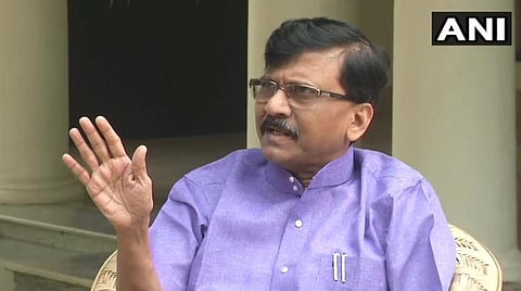 டெல்லியில் நிருபர்களுக்கு இன்று பேட்டி அளித்த சிவசேனா எம்.பி. சஞ்சய் ராவத் : படம் ஏஎன்ஐ