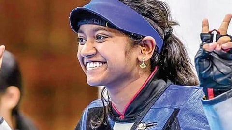 உலகக்கோப்பை துப்பாக்கி சுடுதல் போட்டி: தங்கம் வென்றார் இளவேனில் வாலறிவன்