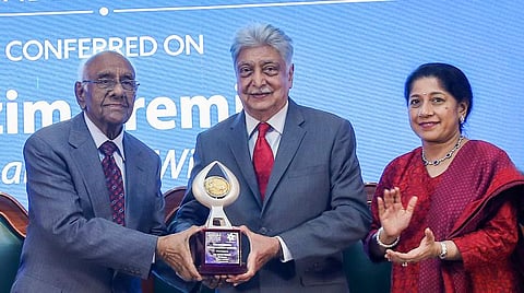 தன்னலமற்ற சமூக செயல்பாட்டுக்காக அஸிம் பிரேம்ஜிக்கு விருது