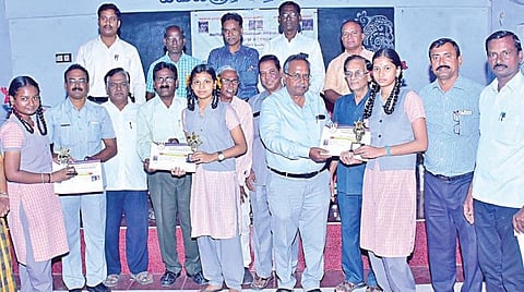 மாவட்ட துளிர் விநாடி வினா போட்டிகள்: 8 பள்ளிகள் மண்டல அளவிலான போட்டிக்கு தேர்வு