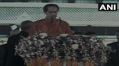 மகாராஷ்டிராவின் 18-வது முதல்வராகப் பதவி ஏற்ற உத்தவ் தாக்கரே | படம்: ஏஎன்ஐ.