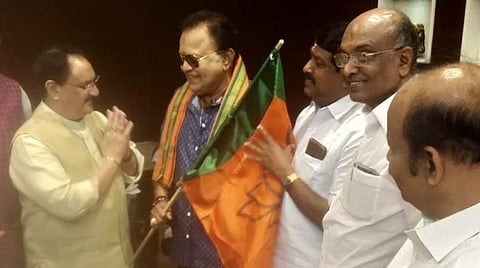 ஜே.பி.நட்டா முன்பு பாஜகவில் இணைந்தார் ராதாரவி