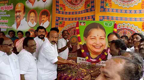 ஓபிஎஸ், ஈபிஎஸ் வழிகாட்டுதலால் தமிழகம் செழிப்பாக இருக்கிறது: அதிமுக எம்எல்ஏ ராஜன் செல்லப்பா