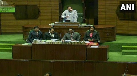 மகாராஷ்டிரா சட்டப்பேரவையில் நம்பிக்கை வாக்கெடுப்பு நடந்த காட்சி : படம் ஏஎன்ஐ