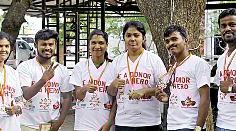 60,000 பேருடன் இந்தியா முழுவதும் ரத்த தானம்; சேவை மனப்பான்மையுடன் பல உயிர்களை காப்பாற்றும் மதுரை பெண்மணி