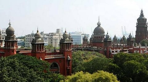 உரிய சட்டவிதிகளை பின்பற்றாமல் ஒப்பந்த பணியாளர்களை அரசுக்கு உயர் நீதிமன்றம் உத்தரவு