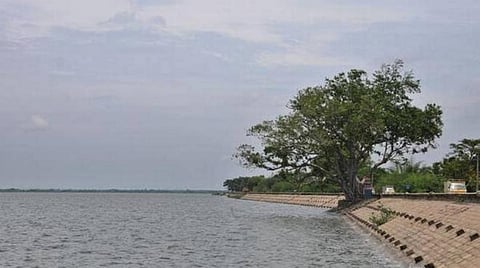 4 நாட்களாக தொடர் மழையால் வீராணம் ஏரி நிரம்பியது