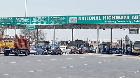 உளுந்தூர்பேட்டை டோல் கேட். கோப்புப் படம்