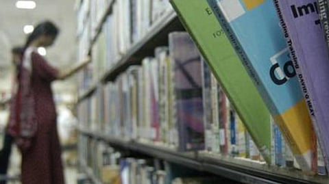 அனைத்து மாணவர்களும் நூலக உறுப்பினர்: முன்னுதாரணமாகத் திகழும் தென்னூர் நடுநிலைப்பள்ளி