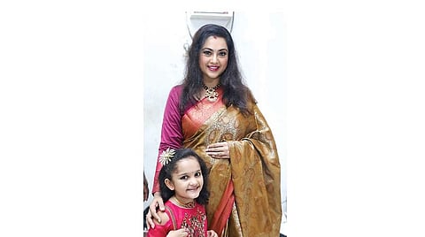 கோடம்பாக்கம் சந்திப்பு: மீனாவின் ஆர்வம்