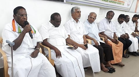 நிகழ்ச்சியில் பேசும் நாராயணசாமி