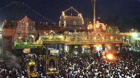 கார்த்திகை தீபத் திருவிழா: சணல்பை, துணிப்பை கொண்டு வந்தால் தங்கம், வெள்ளி நாணயங்கள் பரிசு