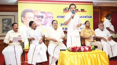 உள்ளாட்சித் தேர்தல் எப்போது நடந்தாலும் எதிர்கொள்ளத் தயார்: திமுக ஆலோசனைக் கூட்டத்தில் தீர்மானம்