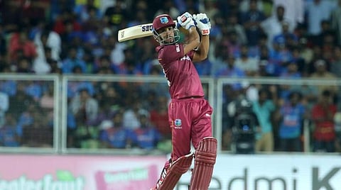 அரைசதம் அடித்து மே.இ.தீவுகள் வெற்றியை உறுதி செய்த சிம்மன்ஸ்: படம் உதவி ட்விட்டர்