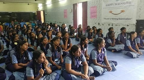 எஸ்எஸ்எல்சி, பிளஸ் 2 மாணவர்கள் பொதுத்தேர்வுக்கு தயாராவது எப்படி? - மதுரை மாநகராட்சி பள்ளி மாணவர்களுக்கு கவுன்சலிங்