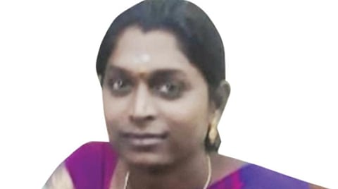 சமுதாயம் எங்களை ஏத்துக்கணும்...!- திருநங்கை ‘தீப்தி’ பளீச்