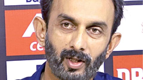 முதலில் பேட்டிங் செய்தால் பயம் இருக்கக்கூடாது- விக்ரம் ரத்தோர் கருத்து