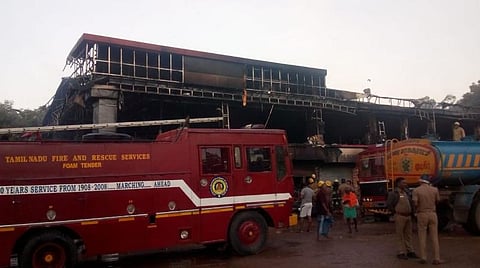 மதுரையில் பல்பொருள் அங்காடியில் தீ விபத்து: பல கோடி ரூபாய் மதிப்பிலான பொருட்கள் எரிந்து சேதம்