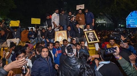 ஜாமியா பல்கலை மாணவர்களை உடனடியாக விடுவியுங்கள்: டெல்லி சிறுபான்மை ஆணையம் உத்தரவு