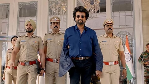 'தர்பார்' ட்ரெய்லர் வெளியானது: ரஜினி ரசிகர்கள் கொண்டாட்டம்