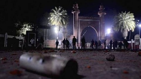 ஜாமியா மில்லியா சம்பவத்தை கண்டித்து போராட்டம்: அலிகர் பல்கலை. மாணவர் - போலீஸார் மோதல்