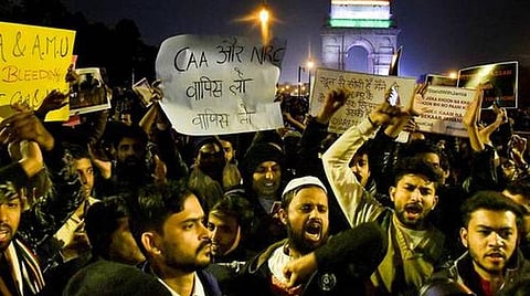 குடியுரிமை திருத்த சட்டத்துக்கு எதிராக போராடும் மாணவர்களுக்கு பாலிவுட் நடிகர்கள் ஆதரவு