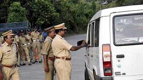சபரிமலை வாகனங்கள் நாளை முதல் கம்பம்மெட்டு ஒருவழிப்பாதையில் செல்ல போலீஸ் உத்தரவு