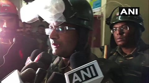 மங்களூரு போலீஸ் ஆணையர் பி.எஸ். ஹர்சா நிருபர்களுக்குப் பேட்டி அளித்த காட்சி | படம்:ஏஎன்ஐ